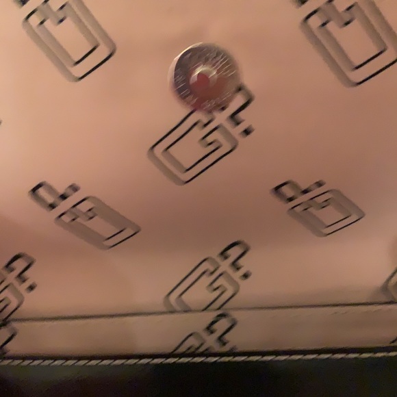 Guess Small Purse - Black - Picture 4 of 5